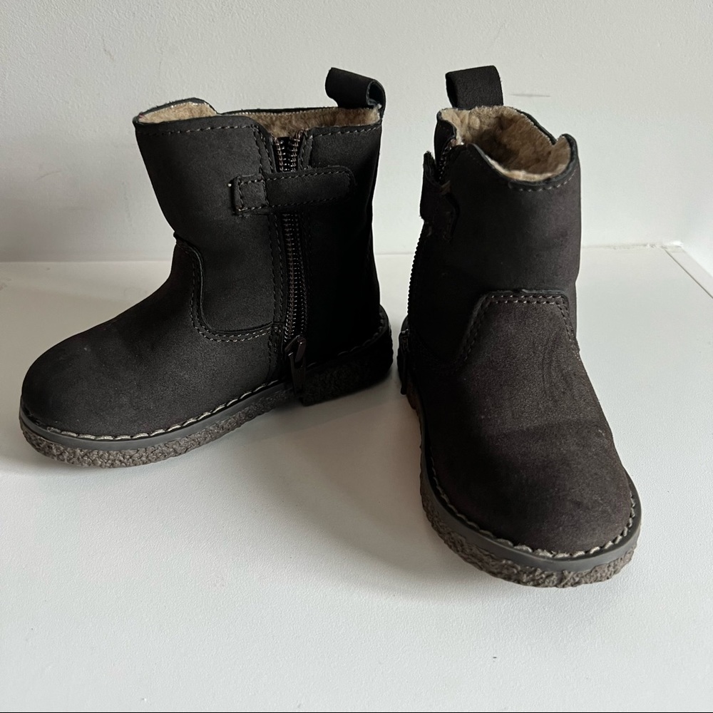 GAP Chelsea Sherpa toddler Boots never worn!